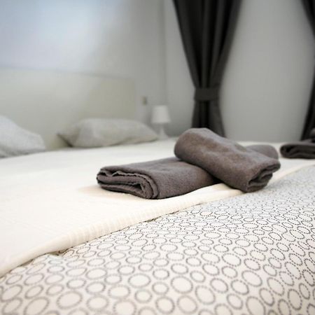 Perla Seven Apartments And Rooms ปลายาเดปัลมา ภายนอก รูปภาพ
