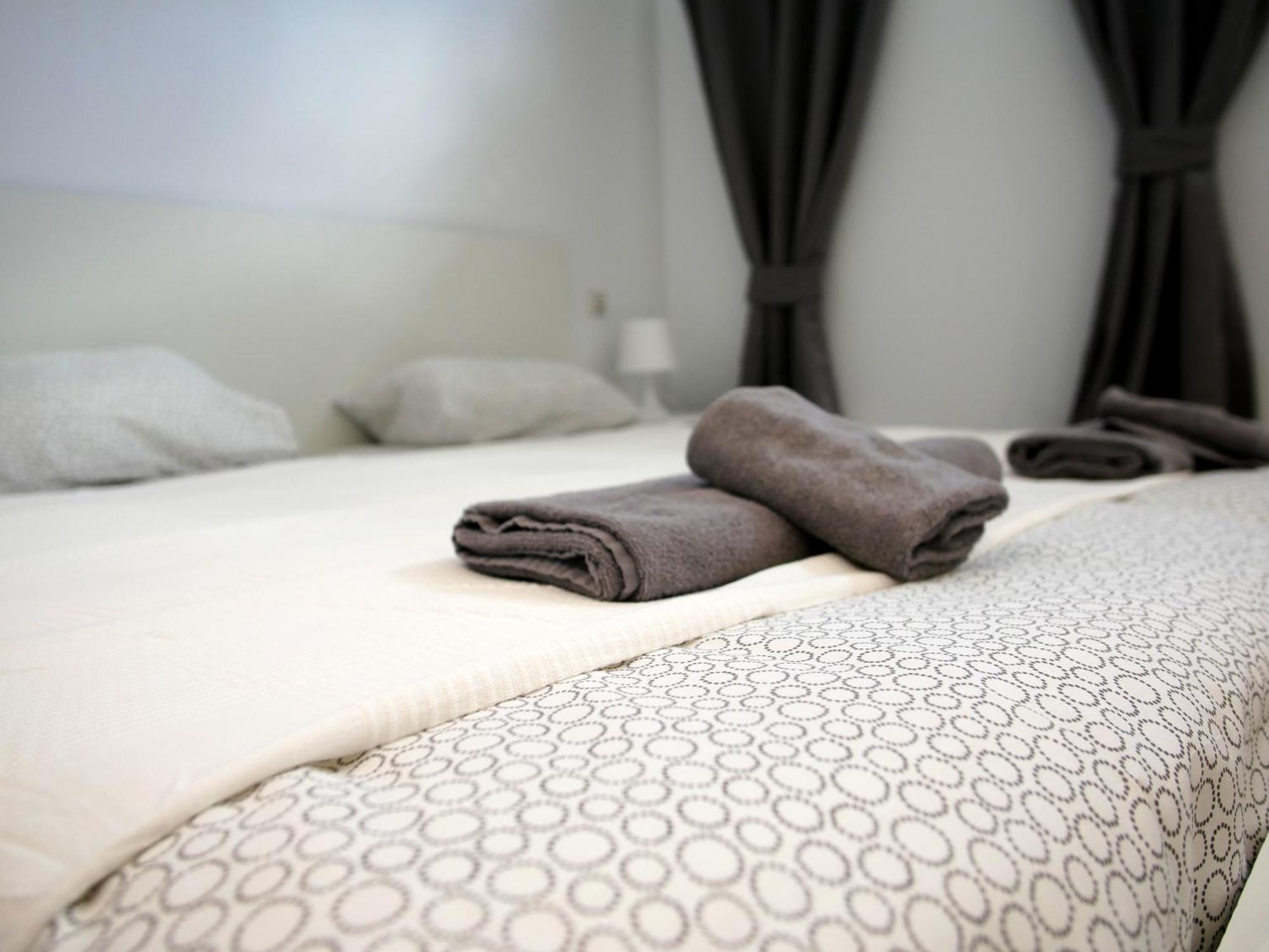 Perla Seven Apartments And Rooms ปลายาเดปัลมา ภายนอก รูปภาพ