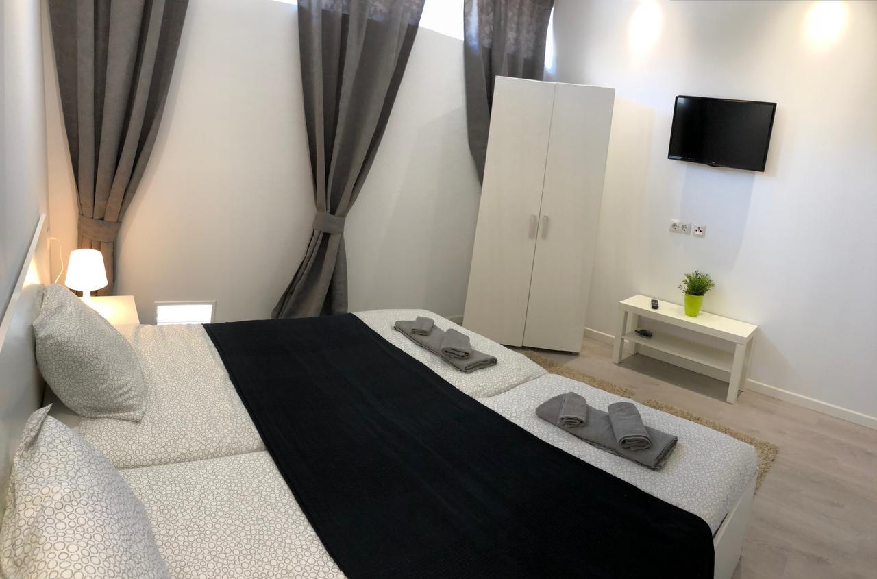 Perla Seven Apartments And Rooms ปลายาเดปัลมา ภายนอก รูปภาพ